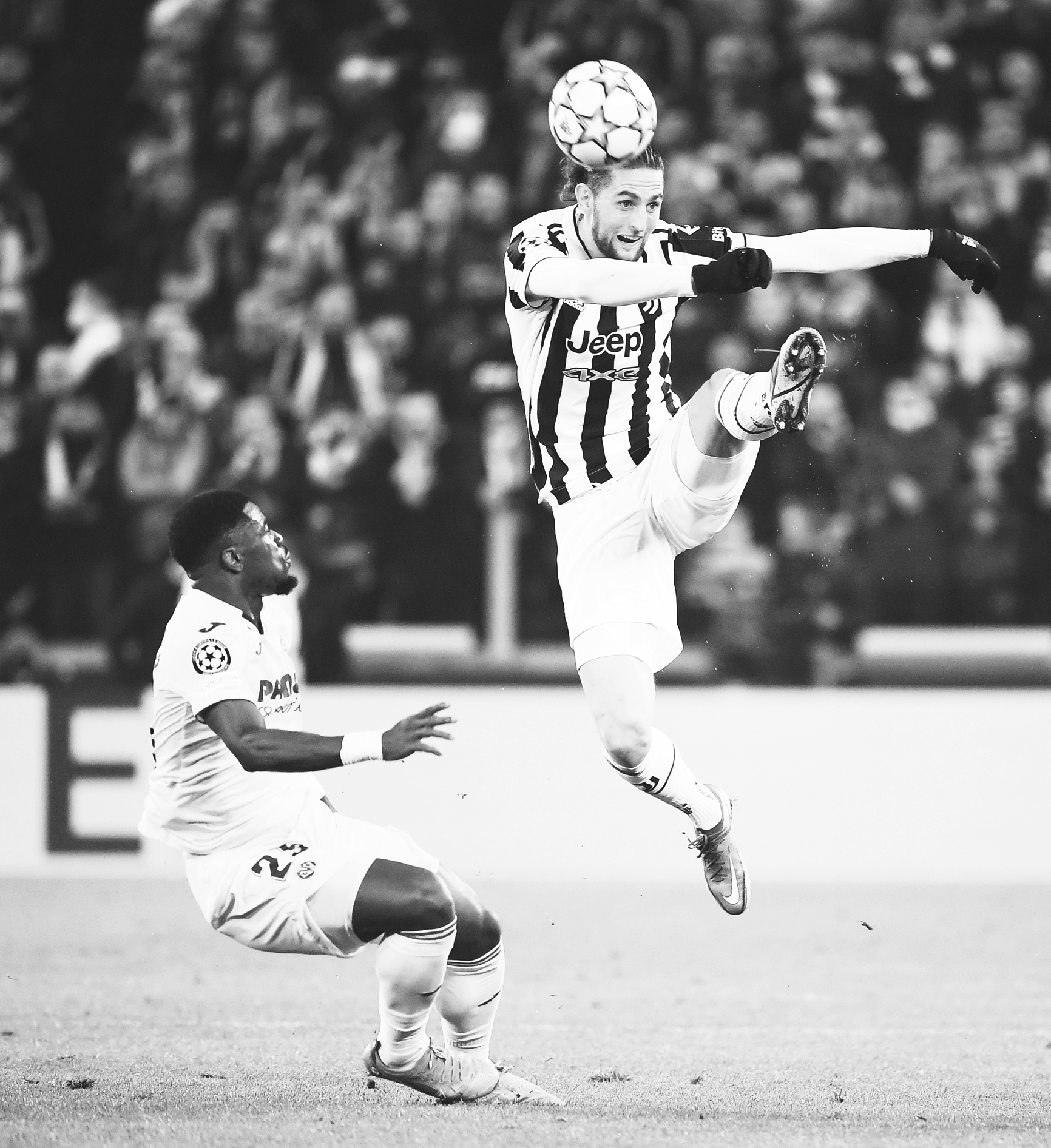 巴萨官方：22岁前锋伊万-塞德里克租借加盟球队