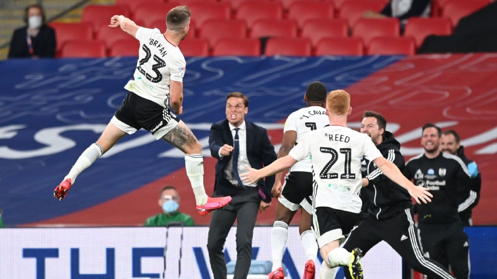 对教练冷藏决定作无声抗议？罗纳尔多赛后独自离场